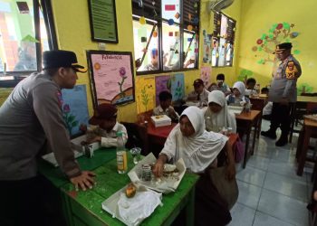 Ketika Siswa Minta Tambah Nasi Kotak saat Uji Coba Makan Bergizi di Serang Banten