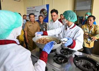 Ketika Wapres Gibran Apresiasi Siswa SMKN 3 Tangerang Jadi Koki Makan Bergizi Gratis