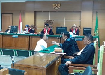 2 Pegawai Dinas Lingkungan Hidup Cilegon Didakwa Korupsi Retribusi Sampah 65 Perusahaan Rp673 Juta
