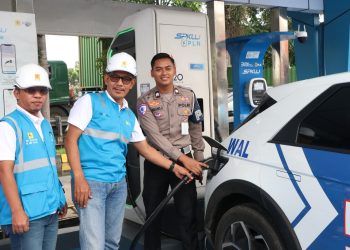 GM PLN Banten Andy Acha Tinjau Kesiapan SPKLU Tol Hingga Pelabuhan