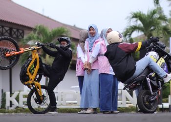 Ajak Masyarakat Beralih ke Motor Listrik, PLN UID Banten Gelar Banten Electric Vehicle  Freestyle