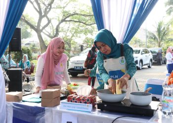 Melihat Srikandi PLN Masak dengan Kompor Induksi Bersama Emak-emak Pemprov Banten