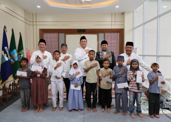 Bank Banten Rayakan Maulid Nabi Muhammad SAW dengan Berbagi kepada Yatim dan Dhuafa