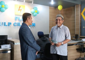 Ketika GM PLN Banten Sapa dan Layani Pelanggan Langsung
