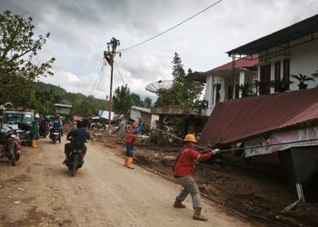 PLN Sukses Pulihkan Listrik di Sumbar 100 Persen Pasca Banjir dan Tanah Longsor