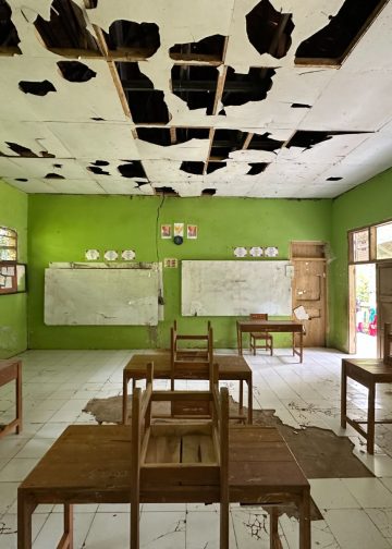 PLN Banten Bantu Perbaiki Atap Madrasah Aliyah Citepuseun Lebak